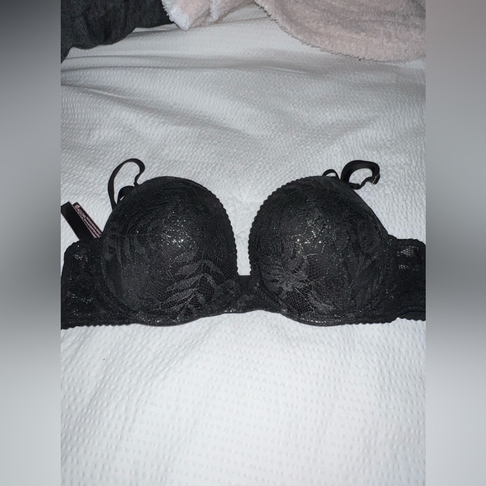 Victoria’s Secret bombshell bra